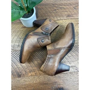 BORN 7 Women’s Western style ankle bootie Tanya Morrone leather